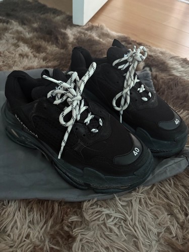 Size balenciaga - 7,