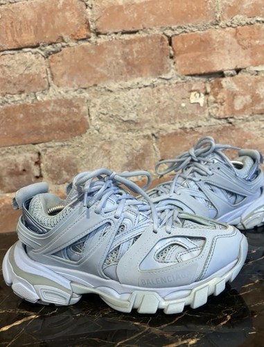 Baby blue balenciaga - tracks,